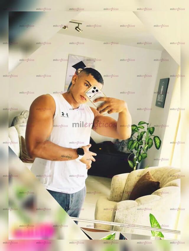 FOTOS DE HOMBRE MUSCULOSO .MARCADO.ATRACTIVO Y BIEN DOTADO..