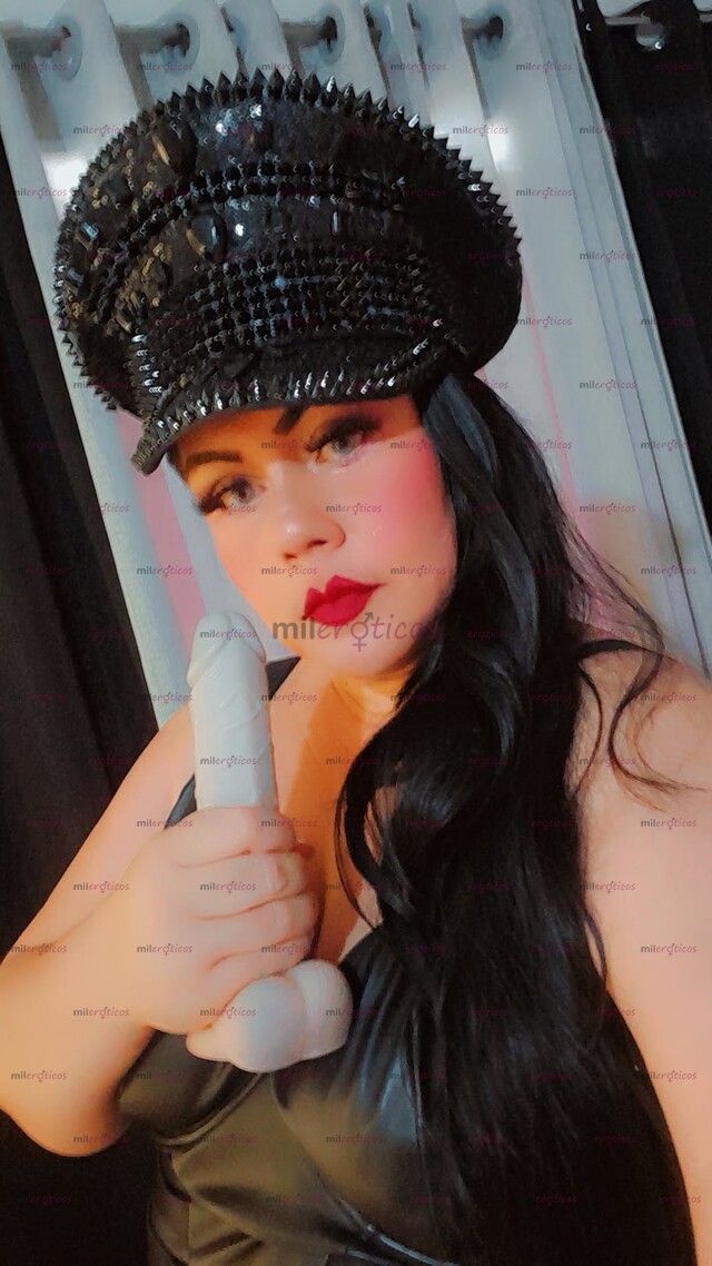 FOTOS DE DOMINATRIX AMA SALOME ,BDSM ,SADO, PEGGING CON ARNES