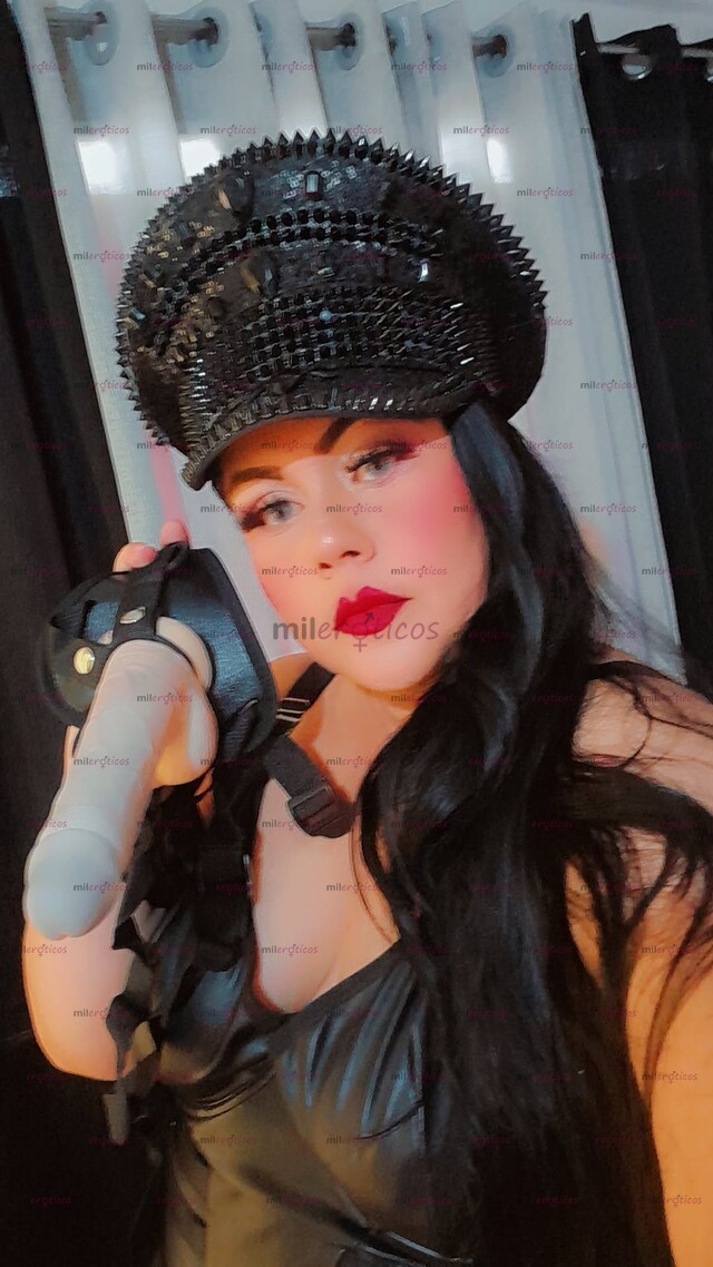 FOTOS DE DOMINATRIX AMA SALOME ,BDSM ,SADO, PEGGING CON ARNES