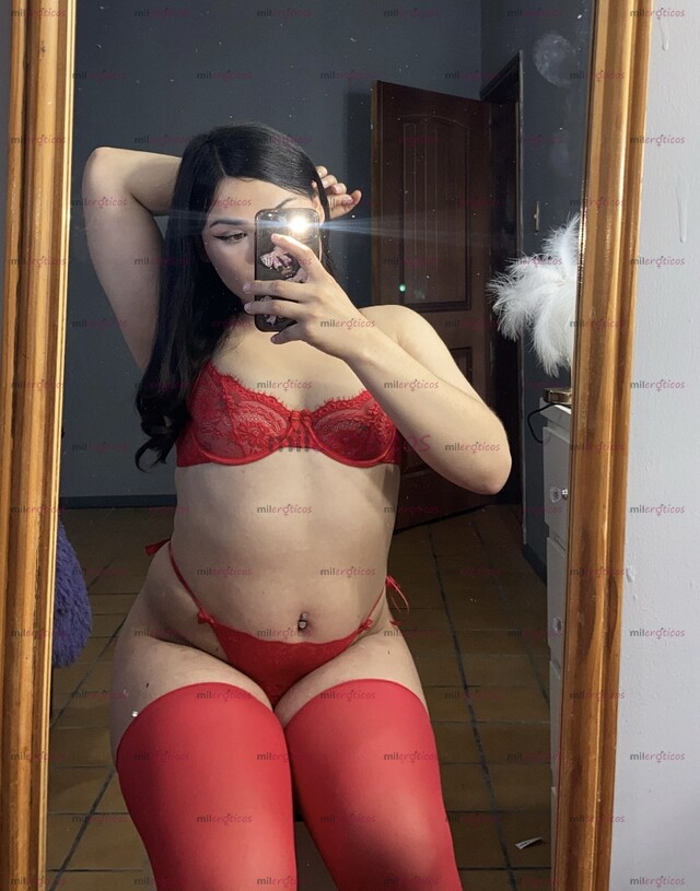 FOTOS DE GUAPÍSIMA NIÑA TRANS, TOTALMENTE FEMENINA, ROSTRO DE UNA MUÑECA