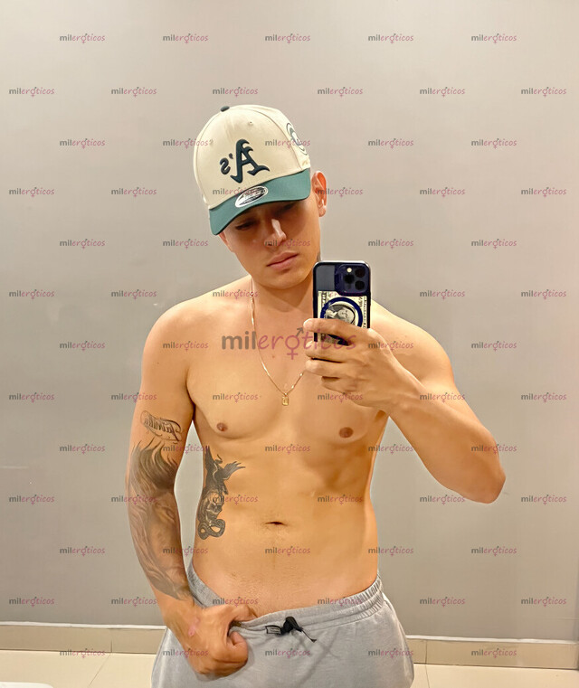 FOTOS DE GIGOLÓ LATINO DE OJOS CLAROS EXPERIENCIA Y PLACER GARANTIZADO