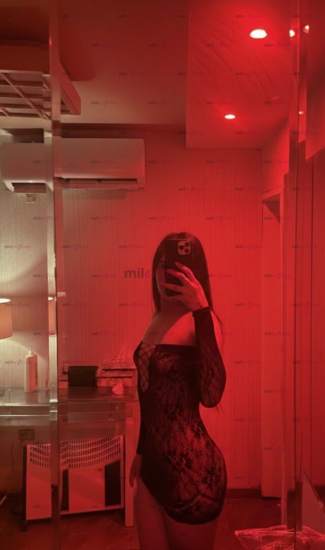 FOTOS DE ¡CHICA ESTUDIANTE NUEVA EN EL AMBIENTE, DELGADA Y SUPER SENSUAL!