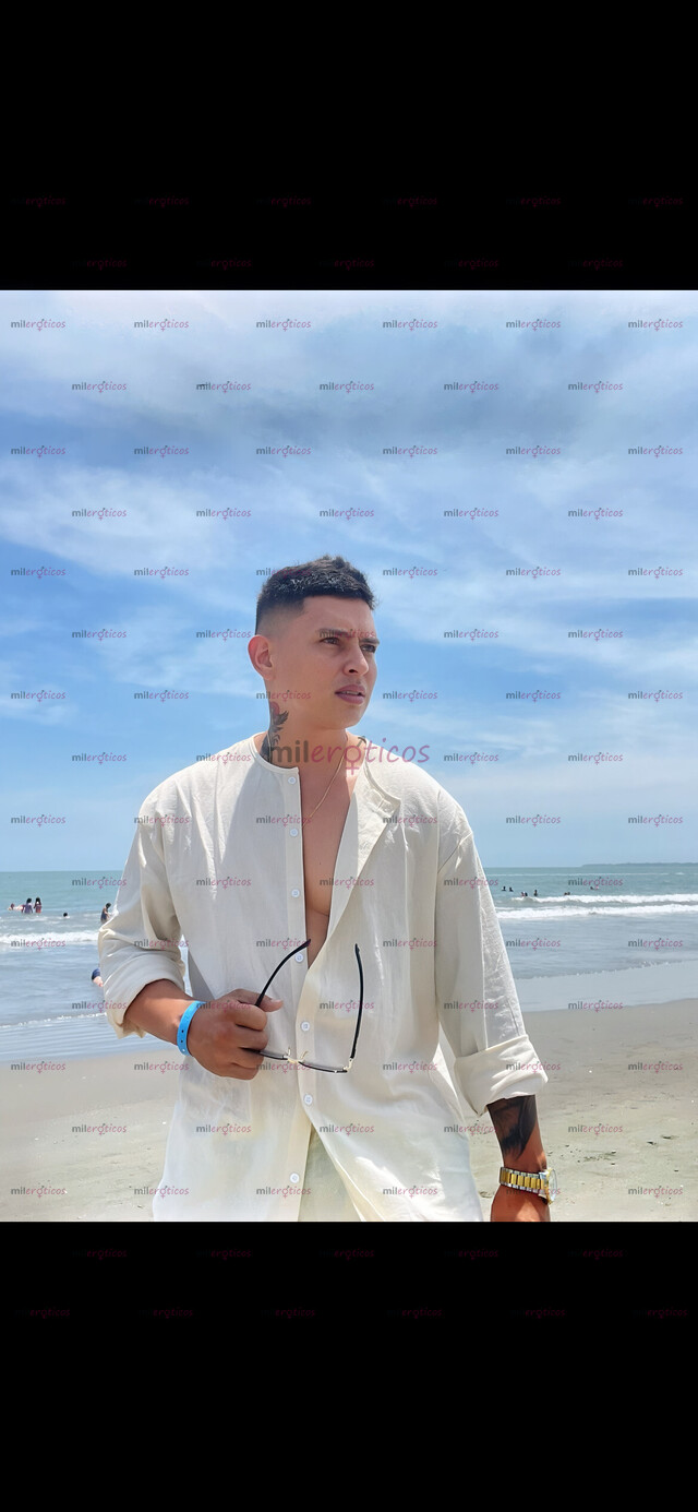 FOTOS DE GIGOLÓ LATINO DE OJOS CLAROS EXPERIENCIA Y PLACER GARANTIZADO