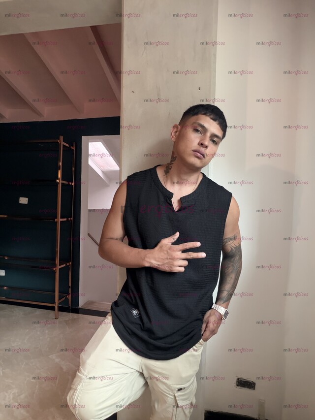 FOTOS DE GIGOLÓ LATINO DE OJOS CLAROS EXPERIENCIA Y PLACER GARANTIZADO