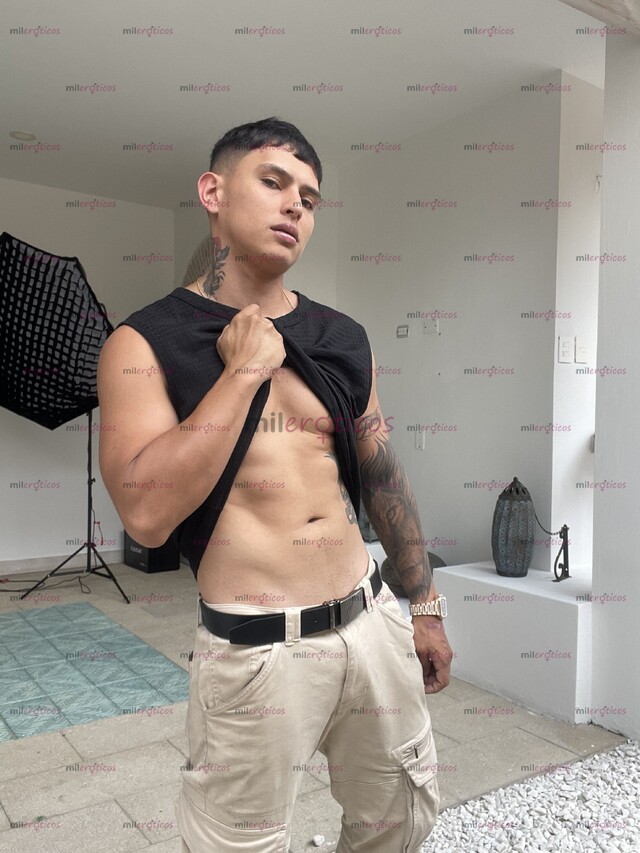 FOTOS DE GIGOLÓ LATINO DE OJOS CLAROS EXPERIENCIA Y PLACER GARANTIZADO