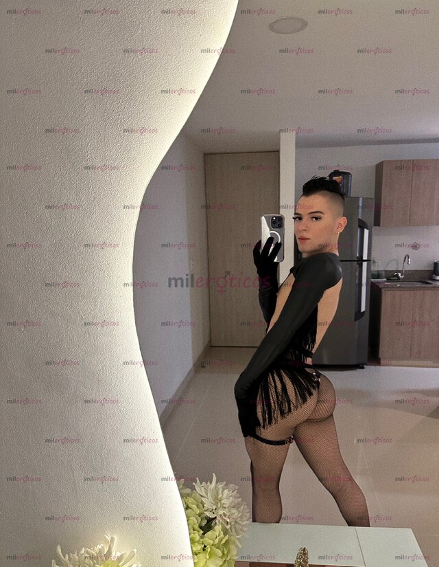 FOTOS DE SEXY FEMBOY VERSÁTIL CON UN JUGOSO CULO Y UNA DELICIOSA VERGA DE 19 CM