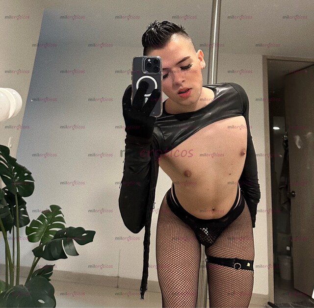 FOTOS DE SEXY FEMBOY VERSÁTIL CON UN JUGOSO CULO Y UNA DELICIOSA VERGA DE 19 CM