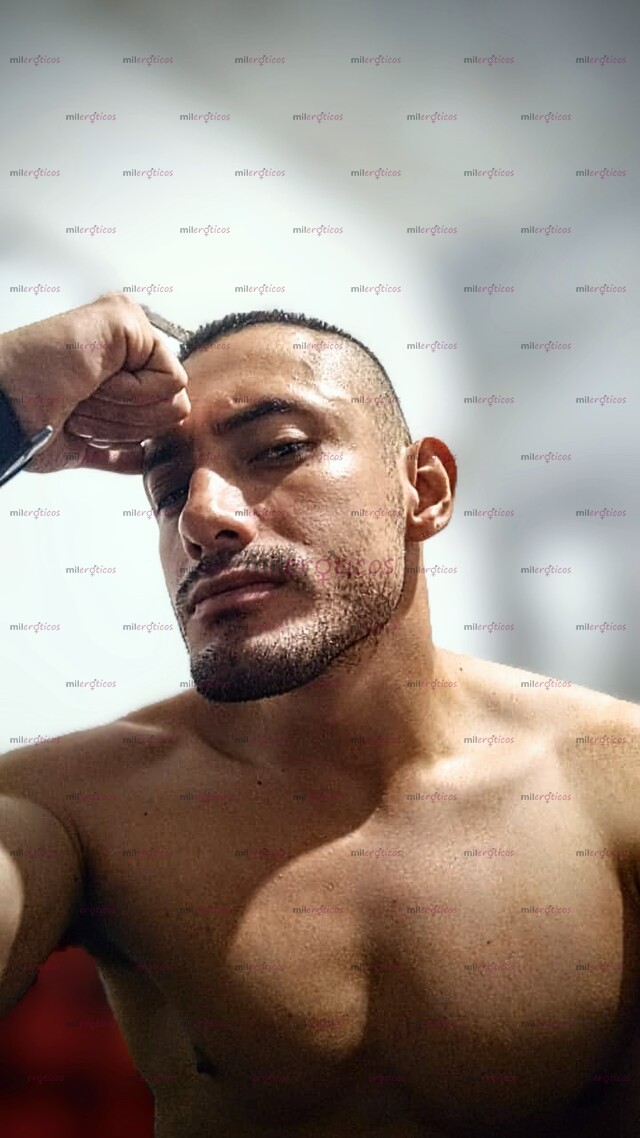 FOTOS DE CHICO DOTADO EN BUSCA DE PAREJAS SWINGER CORNUDOS