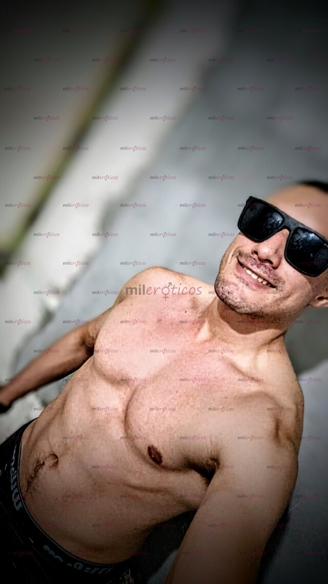 FOTOS DE CHICO DOTADO EN BUSCA DE PAREJAS SWINGER CORNUDOS