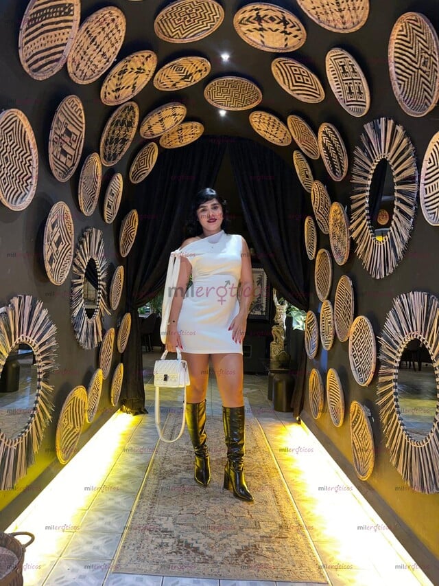FOTOS DE UNA BELLA FLACA CULONA Y MUY FETICHISTA AREMOS LOCURAS