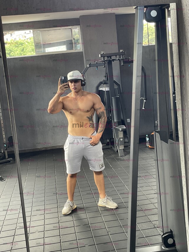 FOTOS DE ACOMPAÑANTE MASCULINO DE ALTO NIVEL SENSUALIDAD Y ESTILO