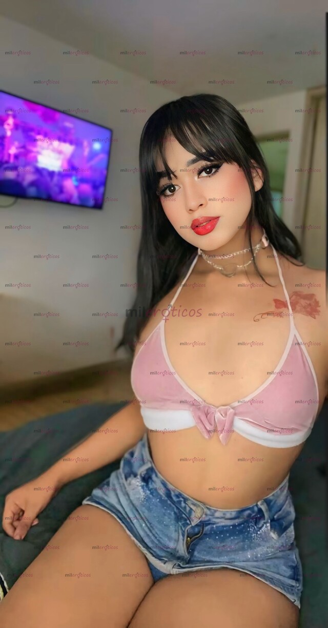 FOTOS DE JOVEN 21 AÑOS FEMENINA NATURAL VERSÁTIL