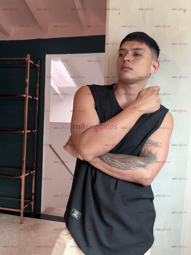 FOTOS DE ACOMPAÑANTE MASCULINO DE ALTO NIVEL SENSUALIDAD Y ESTILO