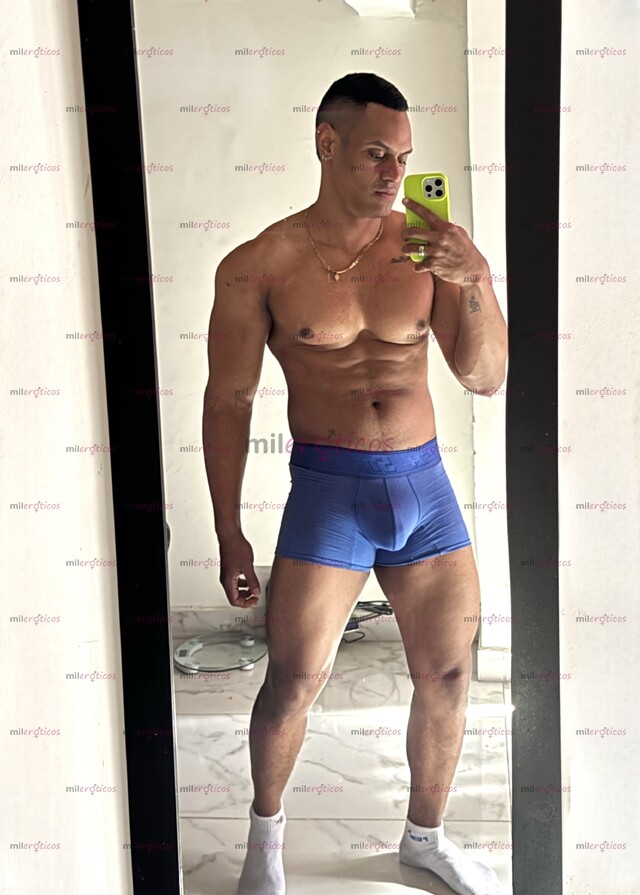 FOTOS DE LO QUE PASA ENTRE MACHOS, QUEDA ENTRE MACHOS!!