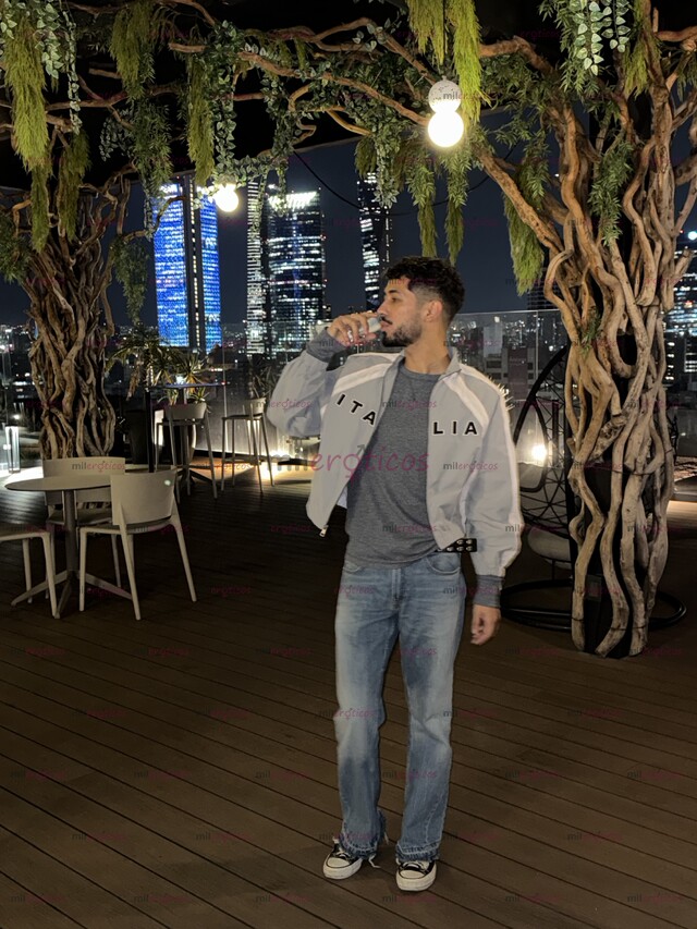 FOTOS DE CHICO SLIM: NATURALIDAD, DISCRECIÓN Y VERSATILIDAD TOTAL