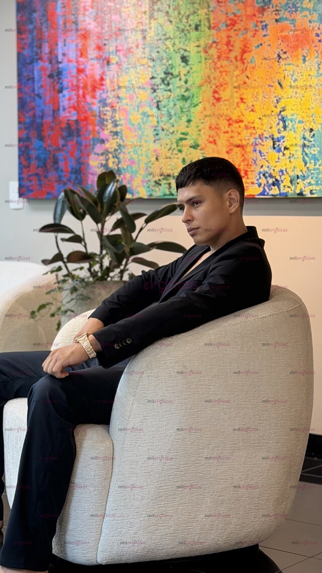 FOTOS DE GIGOLÓ LATINO DE OJOS CLAROS EXPERIENCIA Y PLACER GARANTIZADO