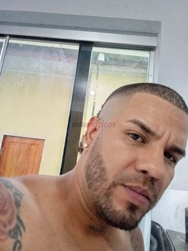 Disponivel para atender depois das 18 h tranquilo quente safadao gostoso de chupar fetiche cumprir desejos amo foder curtir comer chupar lamber atendo...