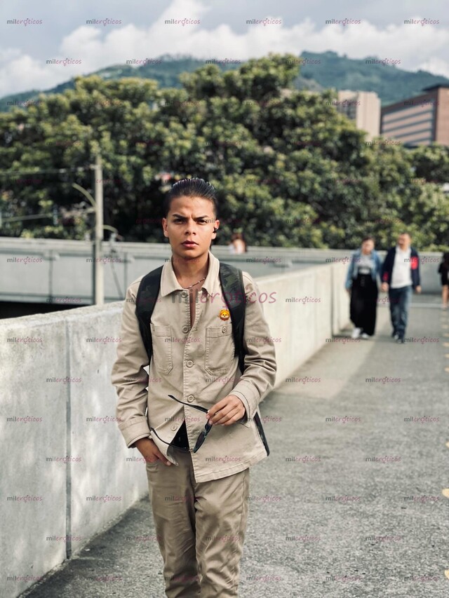 FOTOS DE , ACOMPAÑANTE, CHICO DE BUEN AMBIENTE EXCELENTE EDUCACIÓN BUENA