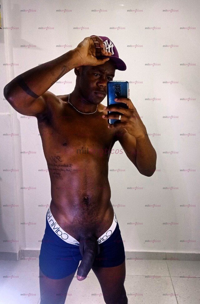 FOTOS DE MORENO DOTADO VERSÁTIL DES COMPLICADO, PULCRO, ASEADO SOLO PARA SOLVENTES