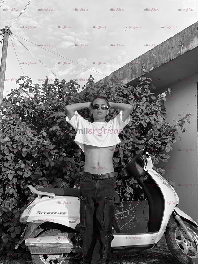 FOTOS DE JOVEN DE 25 AÑOS, PASIVO, BUSCA EXPERIENCIAS AGRADABLES Y BUENA COMPAÑÍA EN MEDE