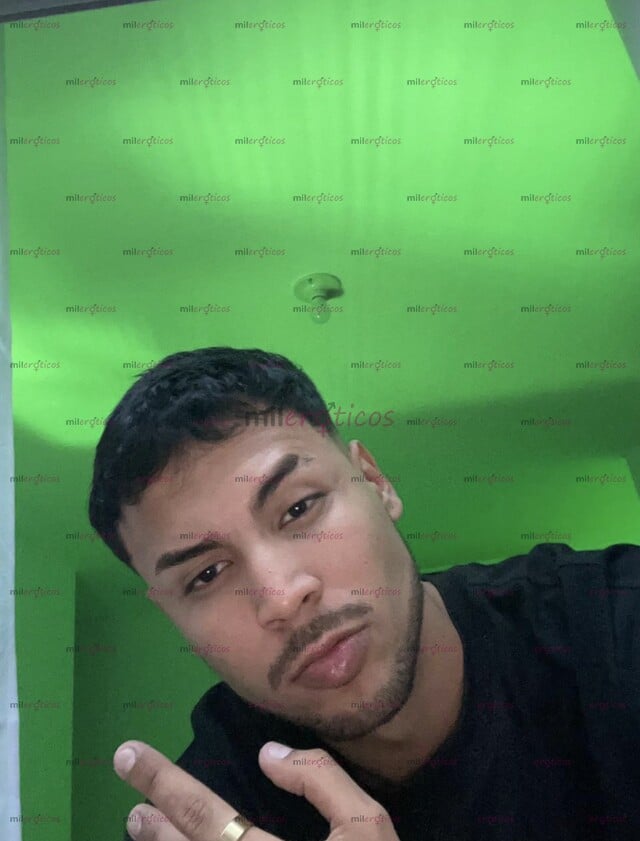 FOTOS DE JOVEN DISCRETO Y EXCLUSIVO, ALTO Y VARONIL EXPERIENCIA VIP