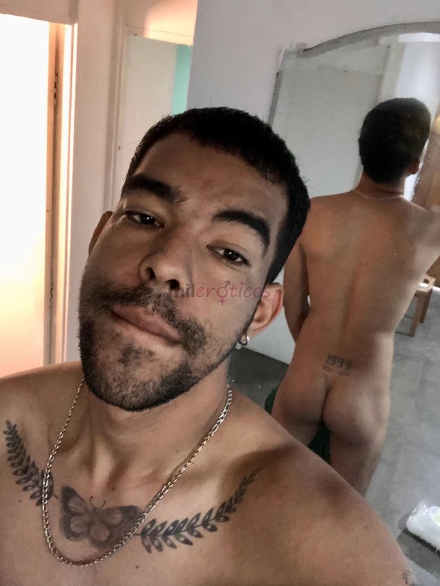 Soy extranjero si buscas pasarla bien sin compromiso soy alto guapo esbelto soy fetichista y masajista atiendo en moteles o a domicilio tengo buena ve...