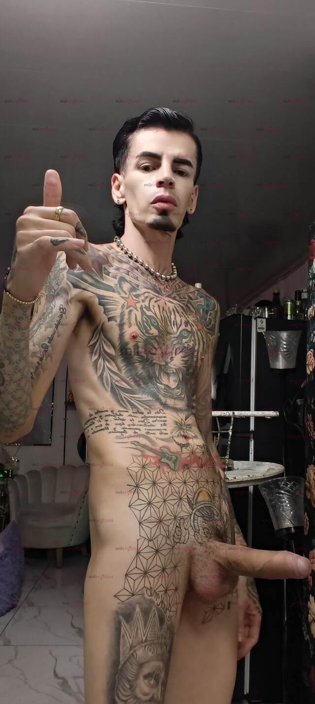 FOTOS DE FLACO ACTIVO BLANCO TATUADO VERGON CON LUGAR