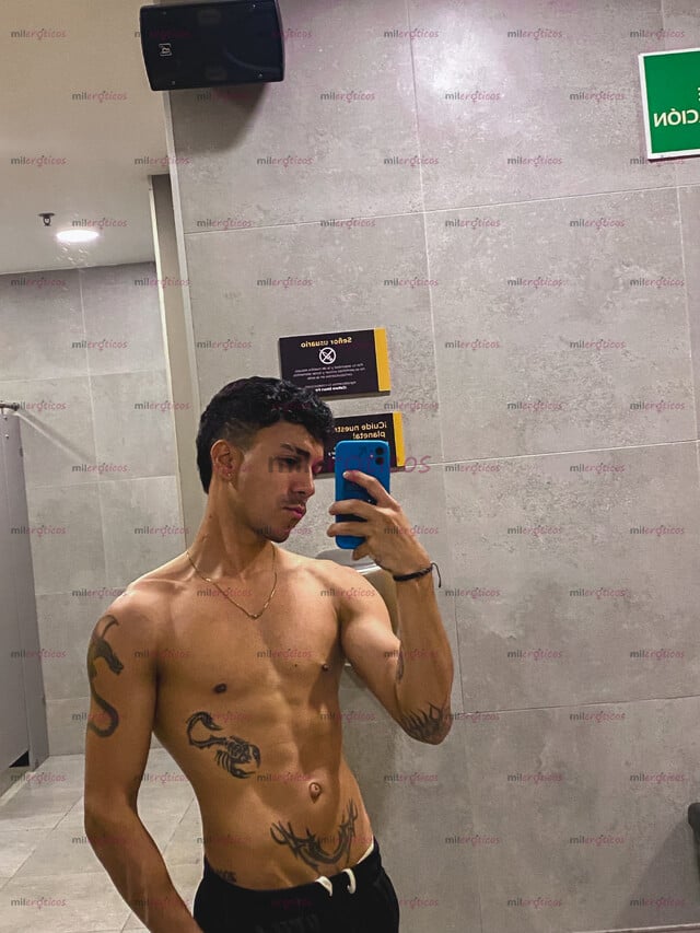 FOTOS DE FLACO MARCADO Y TATUADO DISPONIBLE; SOLO CHAT..