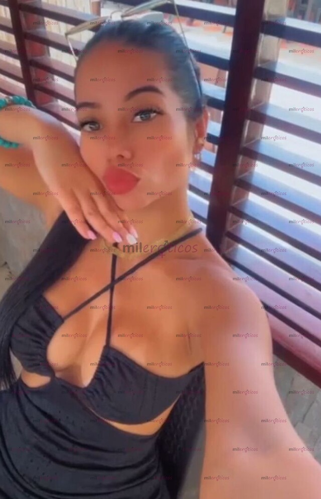 FOTOS DE VOLUPTUOSA Y EXÓTICA PAISA CON CARA DE MUÑECA, CARISMÁTICA, CURVAS PERFECTAS.