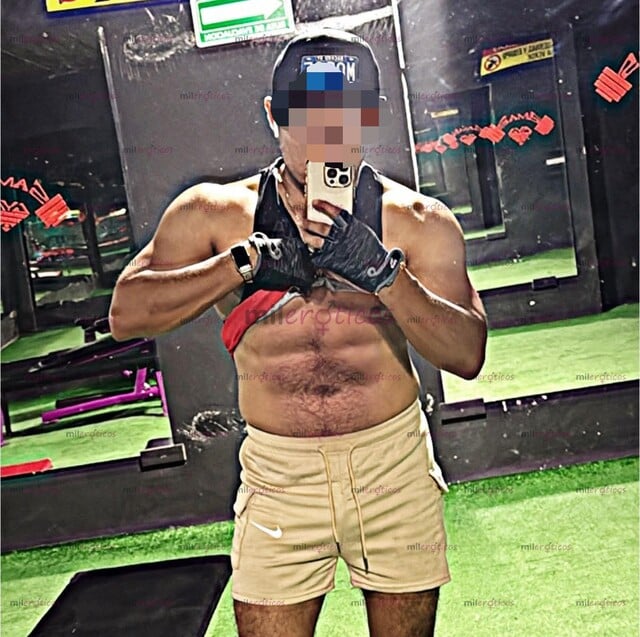 FOTOS DE SOY FREDDY CHAVO ACTIVO MUY CALIENTE Y COMPLACIENTE DISPONIBLE EN TU CIUDAD