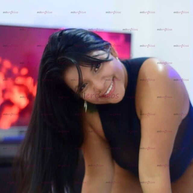 FOTOS DE NO IMPORTA EL TAMAÑO SOY LA DIOSA DEL ANAL METELO TODO!!!
