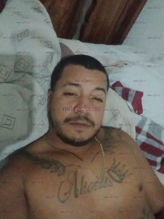 FOTOS DE BRUNO MORENO DOTADO SEXI CON TATUAJES DOTADO LISTO PARA COMPLACERTE