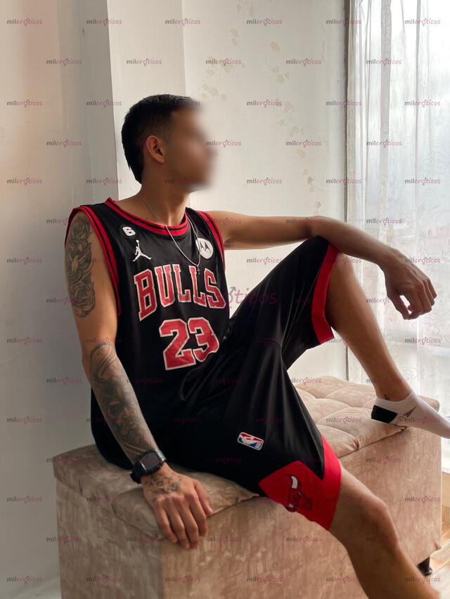 FOTOS DE FASCINANTE Y JOVEN GIGOLO VIP DE 22 AÑOS!!...