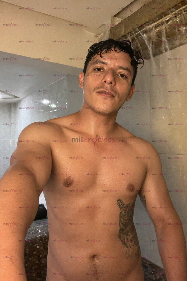 FOTOS DE 25 AÑOS SOY NÉSTOR. ME MUEVO A VARIAS ZONAS PREGUNTA