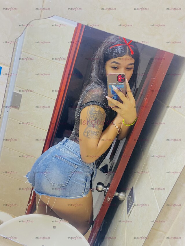 FOTOS DE FLACA CON UNA VERGA DE 22CM & UN CULO APRETADO AL NORTE