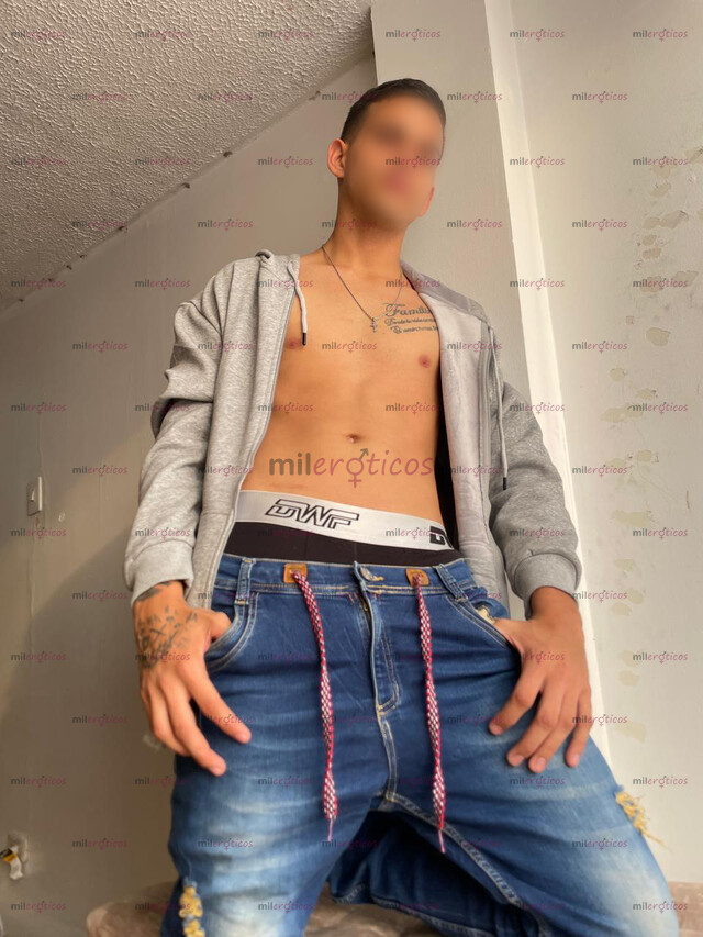 FOTOS DE CHICO BIEN DOTADO, ARRECHO Y MORBOSO DISPONIBLE PARA COMPLACERTE