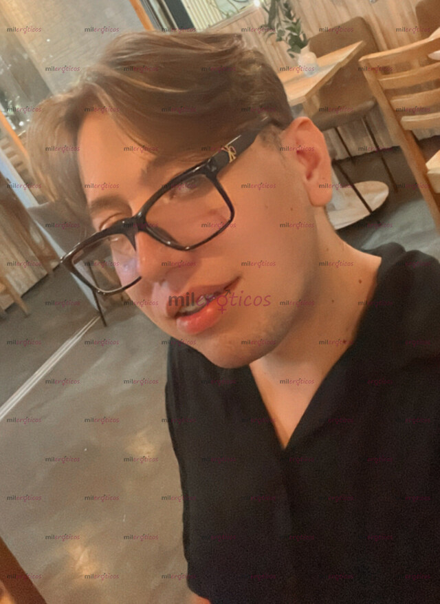 FOTOS DE PASIÓN PASIVO CON MENTE ABIERTA A TODO OJOS VERDES