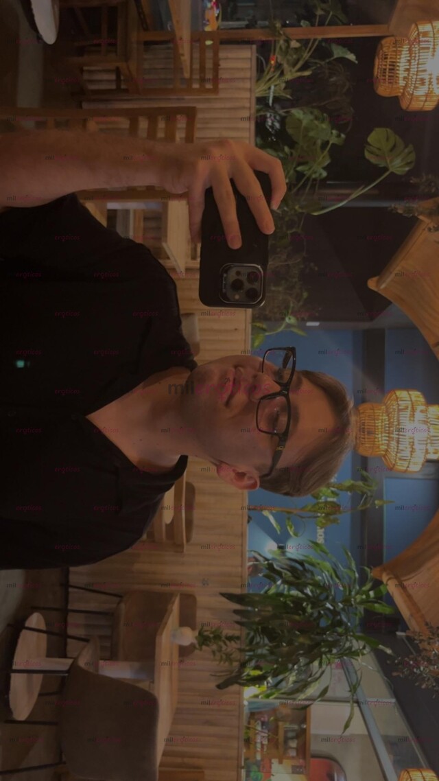 FOTOS DE PASIÓN PASIVO CON MENTE ABIERTA A TODO OJOS VERDES