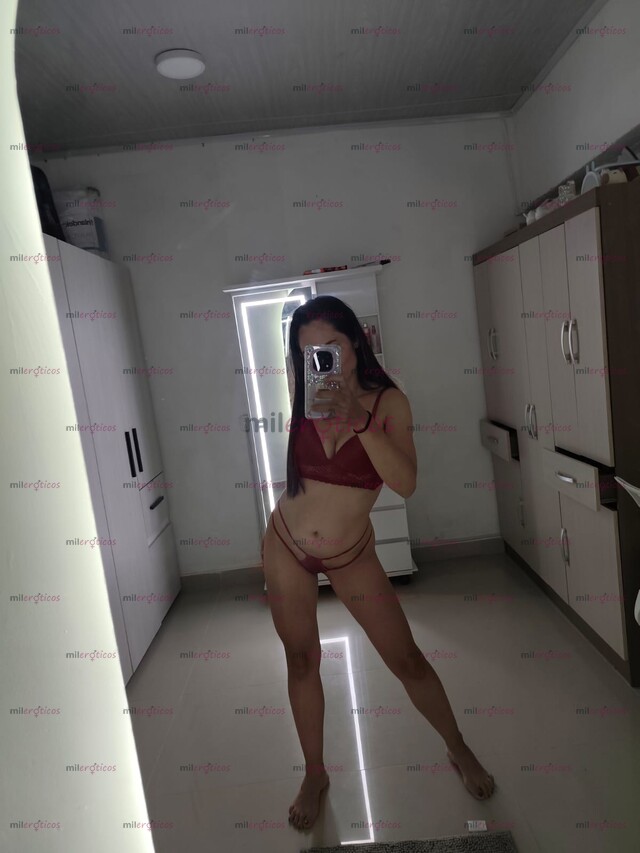 FOTOS DE NENA DIVERTIDA, COMPLACIENTE, BLANQUITA CABELLO LACIO.