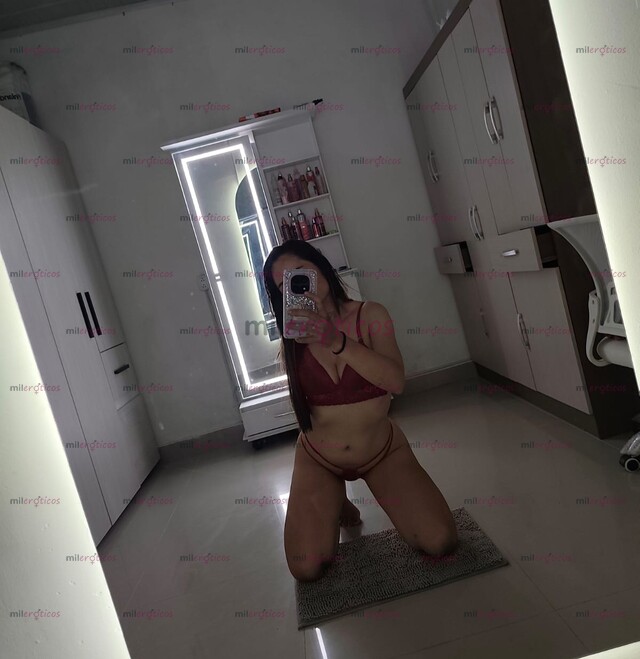 FOTOS DE NENA DIVERTIDA, COMPLACIENTE, BLANQUITA CABELLO LACIO.