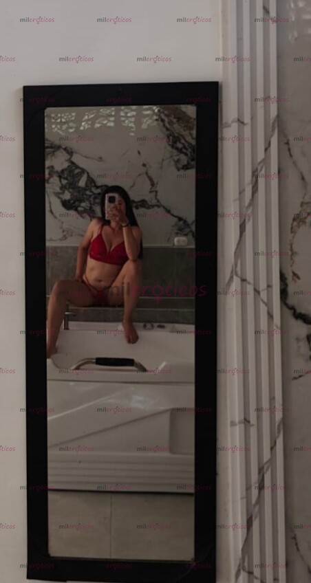 FOTOS DE NENA DIVERTIDA, COMPLACIENTE, BLANQUITA CABELLO LACIO.