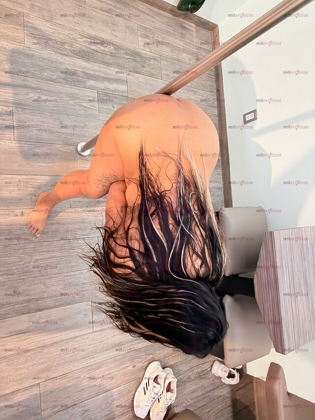 FOTOS DE NALGONA Y TETAS ENORMES, COMPLACIENTE Y CALIENTE I!