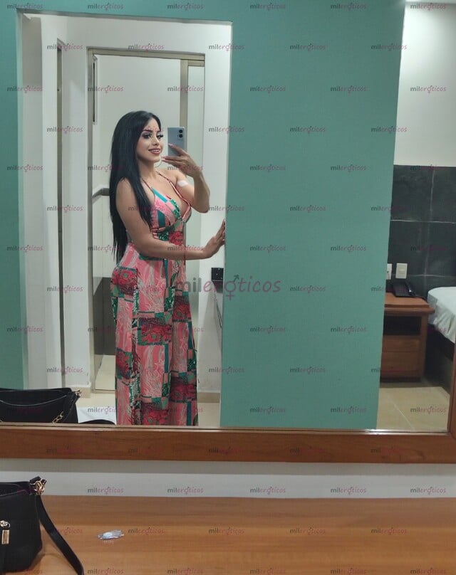 FOTOS DE FEMENINA TRANSEXUAL. ESBELTA CUERPO NATURAL HIGIENECA