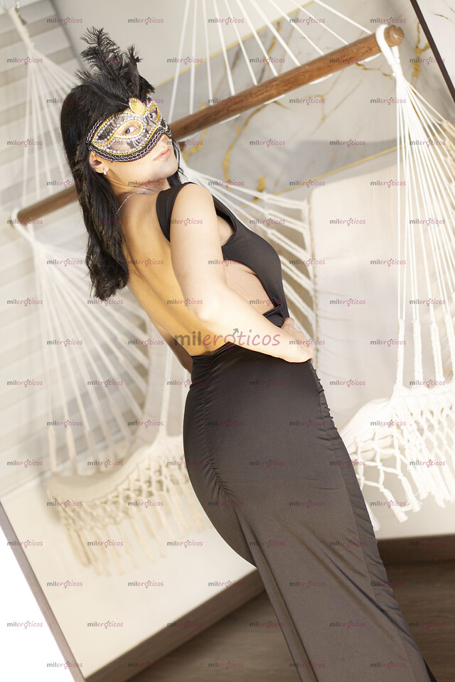 FOTOS DE MONICA EROTICAS SU PRESENCIA TIENE UN ENCANTO SILENCIOSO PERO PODEROSO