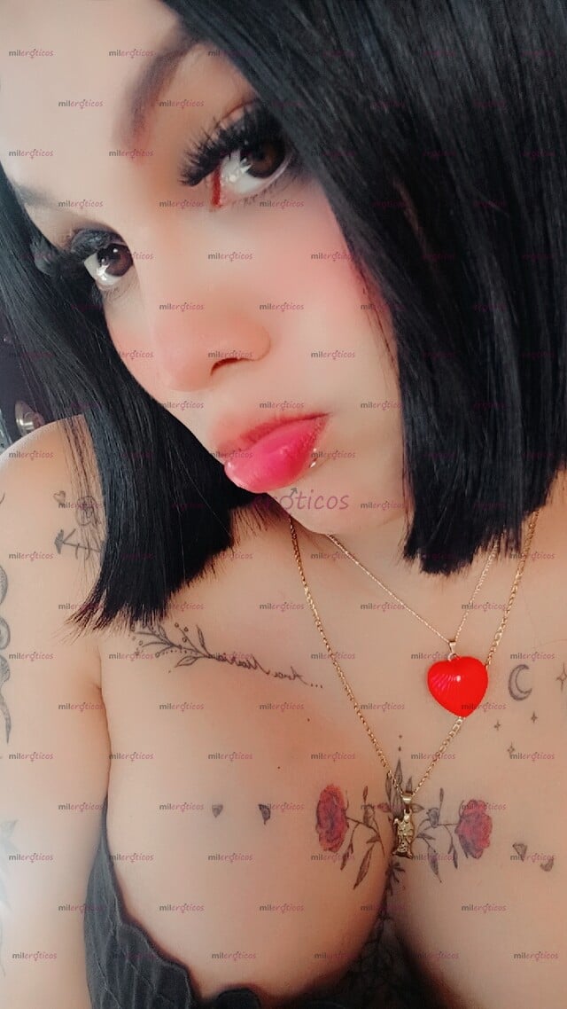 FOTOS DE JOVENCITA CON POMPAS , TETAS MUY BONITAS Y FEMENINA Y LISTA PARA SER TU ESCLAVA