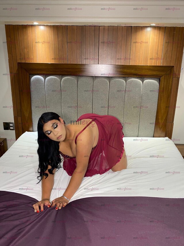 FOTOS DE CHICA PLUS FANTASIOSA CON MUCHA LECHE Y CULO GRADE PARA REVENTAR