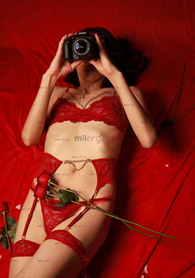 FOTOS DE CHICA SEXY HOT, ALTA, DELGADA, PELINEGRA