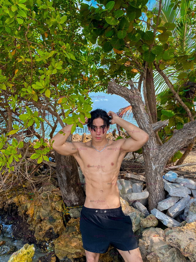 FOTOS DE EXPERIENCIA EXCLUSIVA CON CABALLERO SENSUAL Y DISCRETO