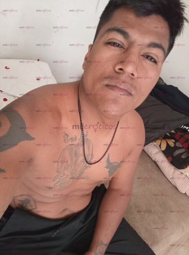 FOTOS DE MORENO JAROCHO CALIENTE Y COMPLACIENTE!!