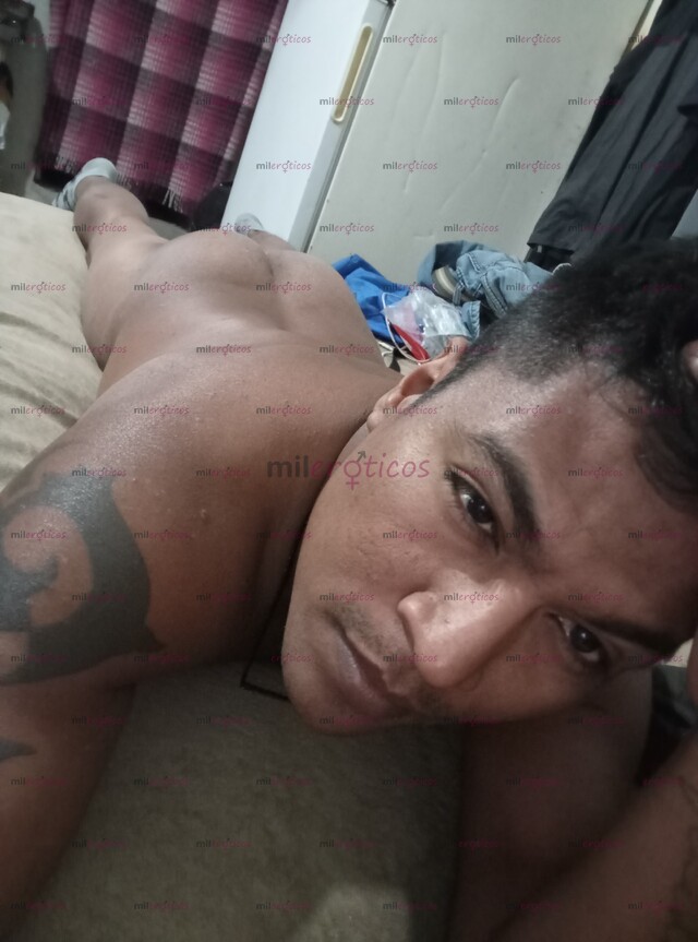 FOTOS DE MORENO JAROCHO CALIENTE Y COMPLACIENTE!!